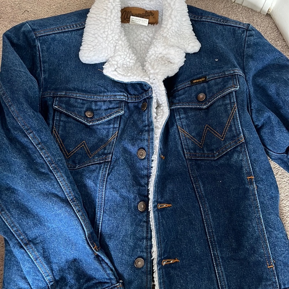 Women’a wrangler Sherpa jean jacket
